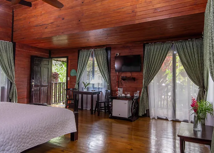 Blue River & Hot Springs 4* Liberia
